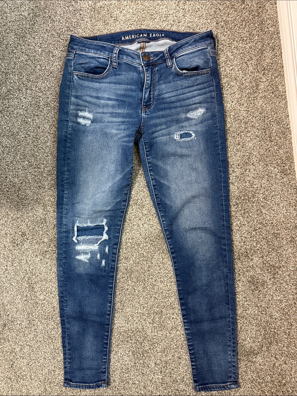 American Eagle Women's Dark Wash Distressed Skinny Super Stretch Jean
